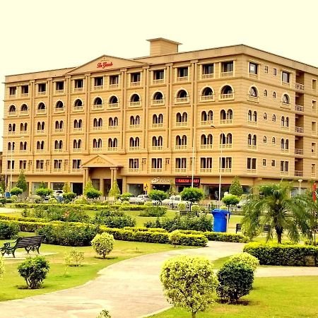 Executive 3 Bedrooms Apartment In Bahria Town Rawalpindi Dış mekan fotoğraf